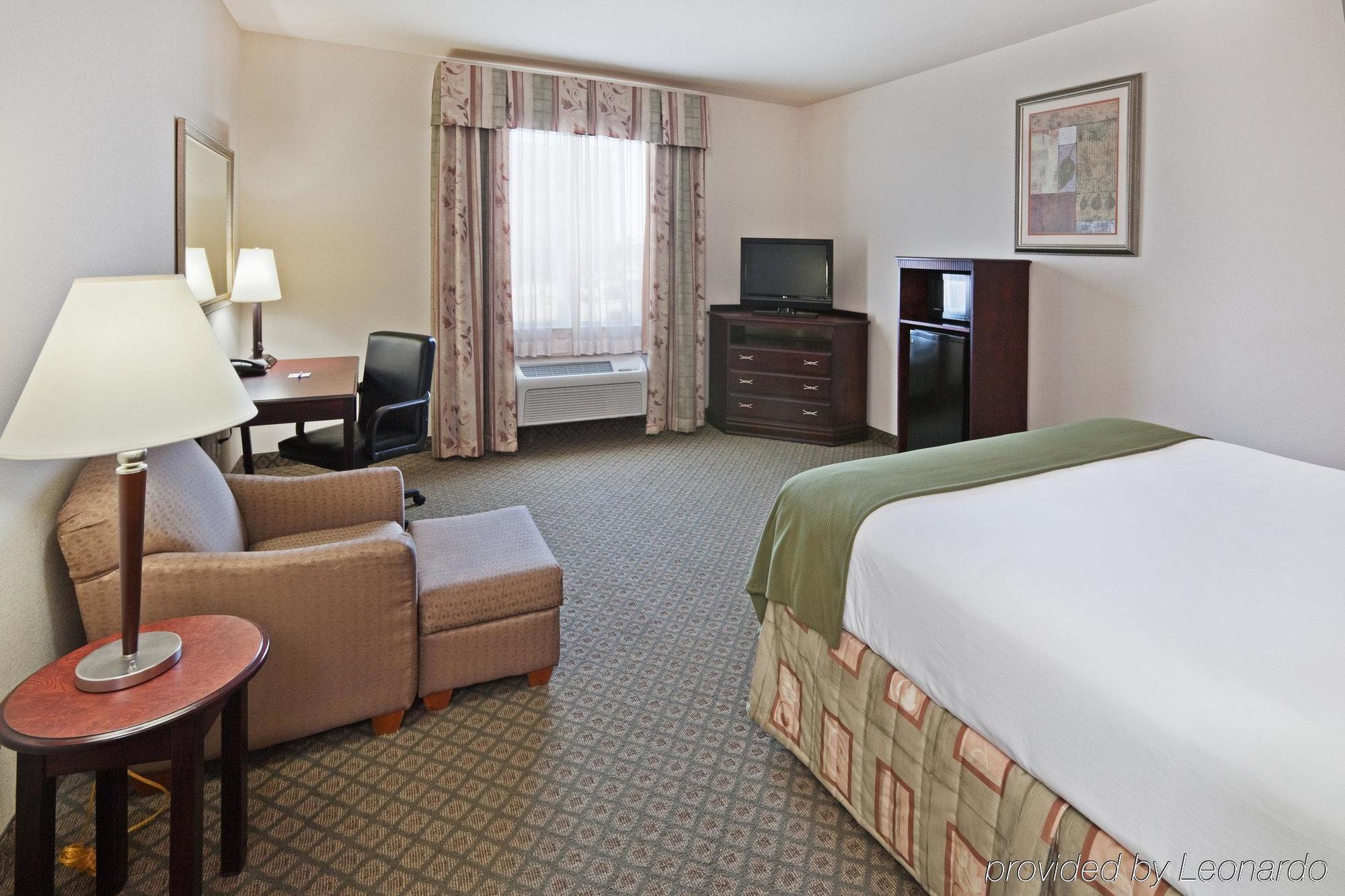Holiday Inn Express Hotel And Suites Corsicana I-45 By Ihg Rum bild