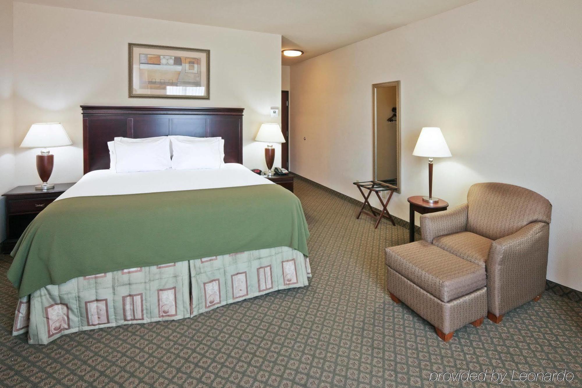 Holiday Inn Express Hotel And Suites Corsicana I-45 By Ihg Rum bild