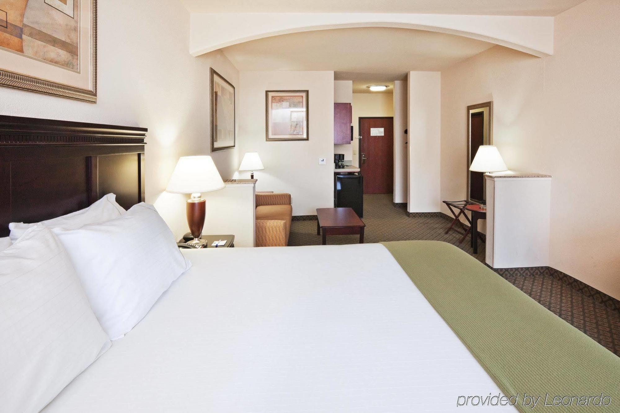 Holiday Inn Express Hotel And Suites Corsicana I-45 By Ihg Rum bild