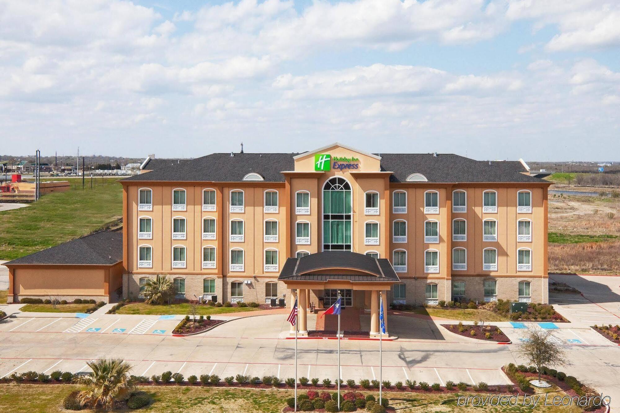 Holiday Inn Express Hotel And Suites Corsicana I-45 By Ihg Exteriör bild